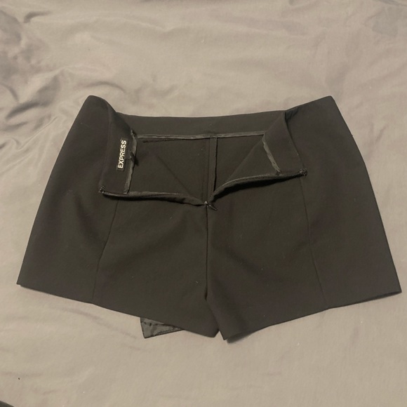 Express Skort - Picture 4 of 5